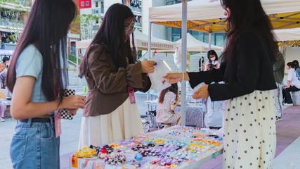 湄園市集 | 筆尖流轉，繪就校園煙火氣 動漫畫的創作之旅